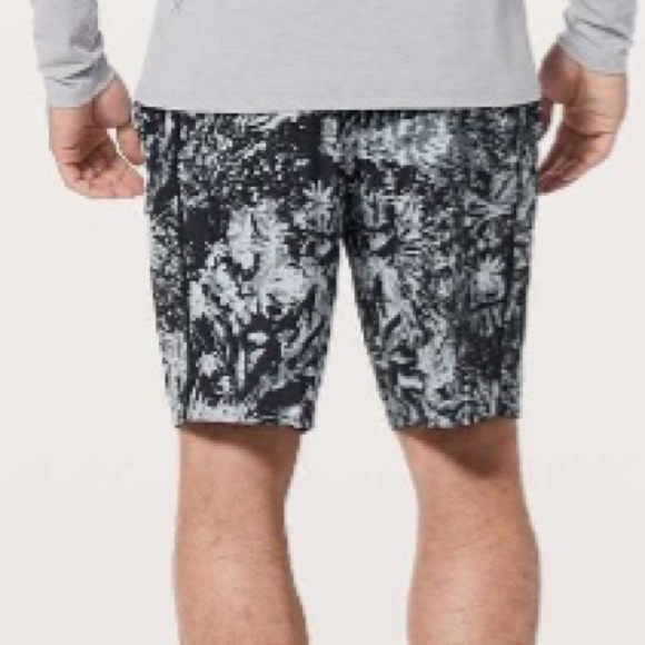 LULULEMON Pace Breaker Short 9" Linerless Men’s Shorts Canopy Ice Grey Black S - Picture 2 of 16